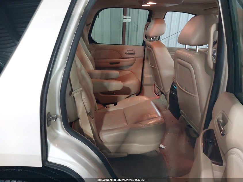 2012 Cadillac Escalade VIN 1GYS4BEF8CR324135 IAAI salvage auction — SIDE, Salvage Title, sold $25 on 2026-08-01 (photo 8)