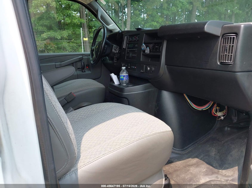 2018 Chevrolet Express 3500 VIN 1GCZGHFG0J1216822 IAAI salvage auction — NORMAL WEAR, SF97 (Virginia), sold $15,850 on 2026-07-22 (photo 5)