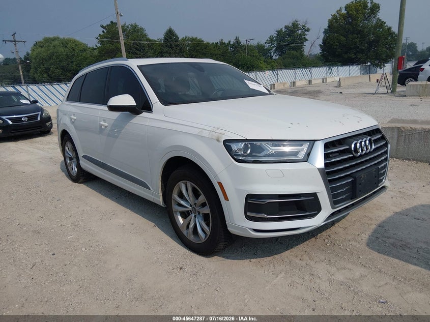 2017 Audi Q7 VIN WA1AHAF78HD044463 IAAI salvage auction — NORMAL WEAR, Clear (Illinois), sold $475 on 2026-07-28 (photo 1)