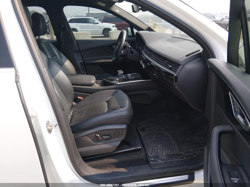 2017 Audi Q7 VIN WA1AHAF78HD044463 IAAI salvage auction — NORMAL WEAR, Clear (Illinois), sold $475 on 2026-07-28 (photo 5)