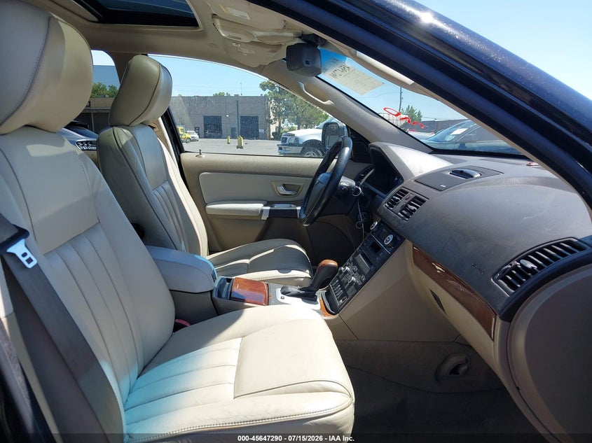2013 Volvo Xc90 VIN YV4952CZ0D1666111 IAAI salvage auction — SIDE, Salvage (California), sold $550 on 2026-08-05 (photo 5)