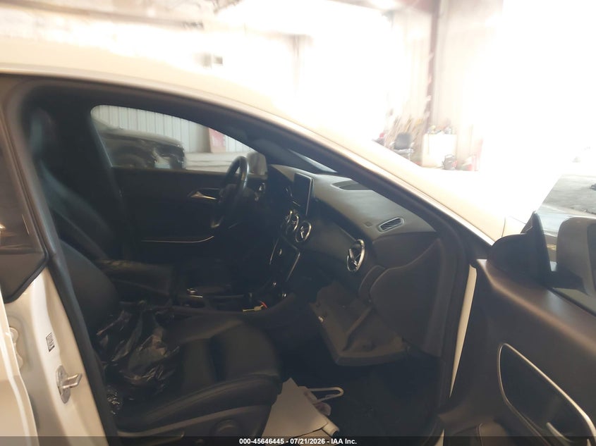 2016 Mercedes-benz Cla-klasse VIN WDDSJ4GBXGN313449 IAAI salvage auction — REAR END, Salvage Title, sold $3,225 on 2026-08-18 (photo 5)