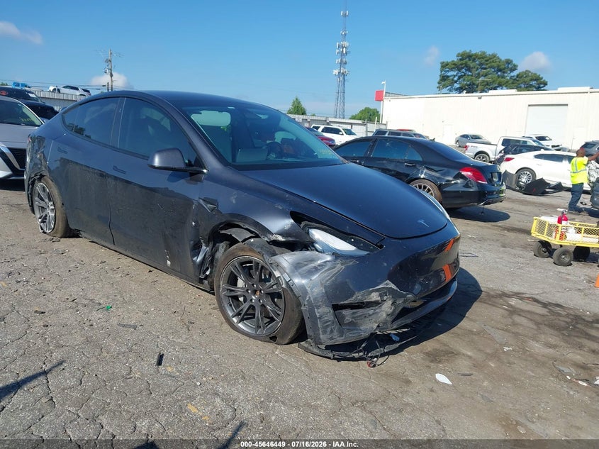 2025 Tesla Model y VIN 7SAYGDEE8SA339538 IAAI salvage auction — RIGHT FRONT, Certificate Of Destruction (Florida), sold $10,200 on 2026-09-06 (photo 1)