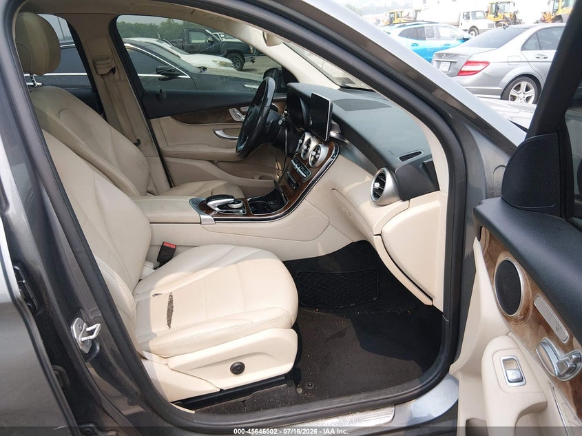 2016 Mercedes-benz Glc VIN WDC0G4KB9GF022260 IAAI salvage auction — SIDE, Salvage (Pennsylvania), sold $6,450 on 2026-08-07 (photo 5)