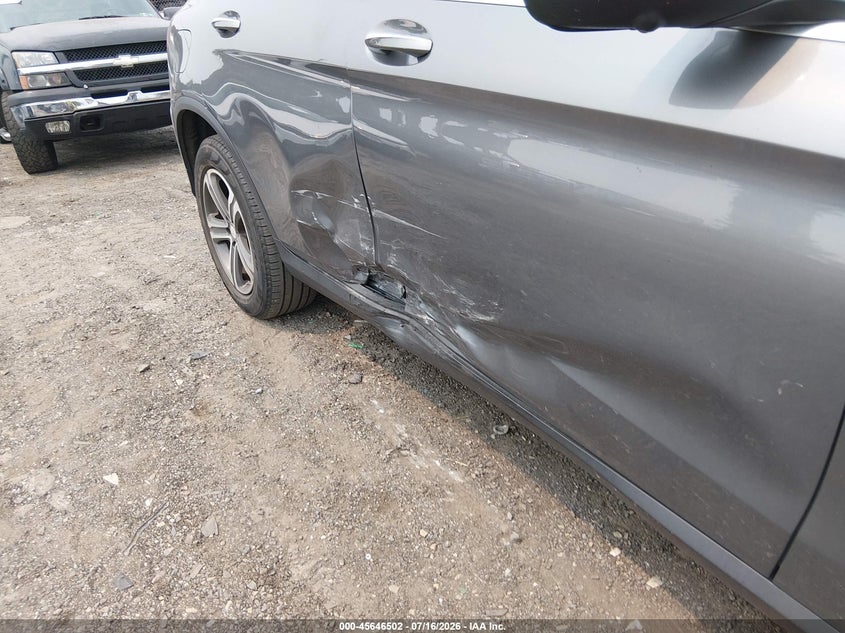 2016 Mercedes-benz Glc VIN WDC0G4KB9GF022260 IAAI salvage auction — SIDE, Salvage (Pennsylvania), sold $6,450 on 2026-08-07 (photo 6)