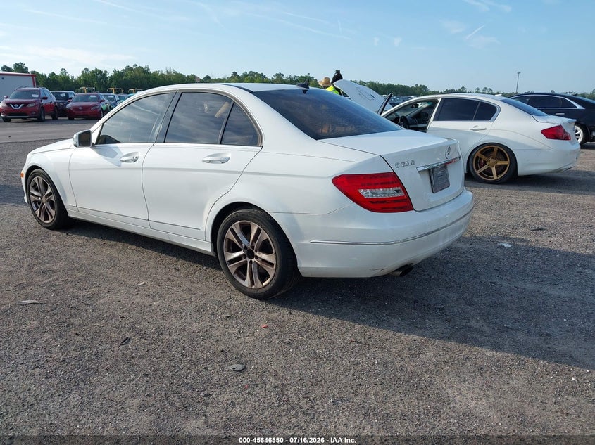 2013 Mercedes-benz C class VIN WDDGF4HB5DA804505 IAAI salvage auction — NORMAL WEAR, Clear (Florida), sold $1,075 on 2026-07-28 (photo 3)