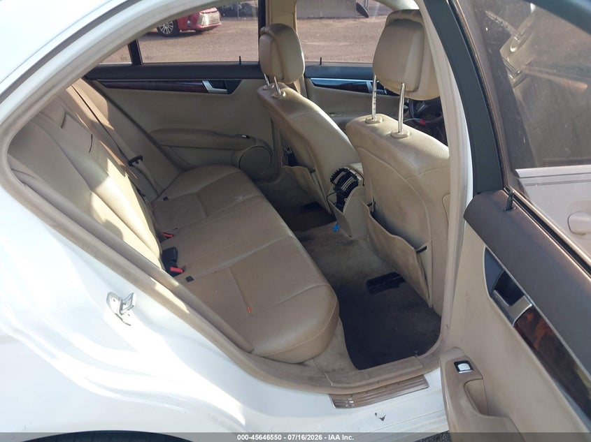 2013 Mercedes-benz C class VIN WDDGF4HB5DA804505 IAAI salvage auction — NORMAL WEAR, Clear (Florida), sold $1,075 on 2026-07-28 (photo 8)