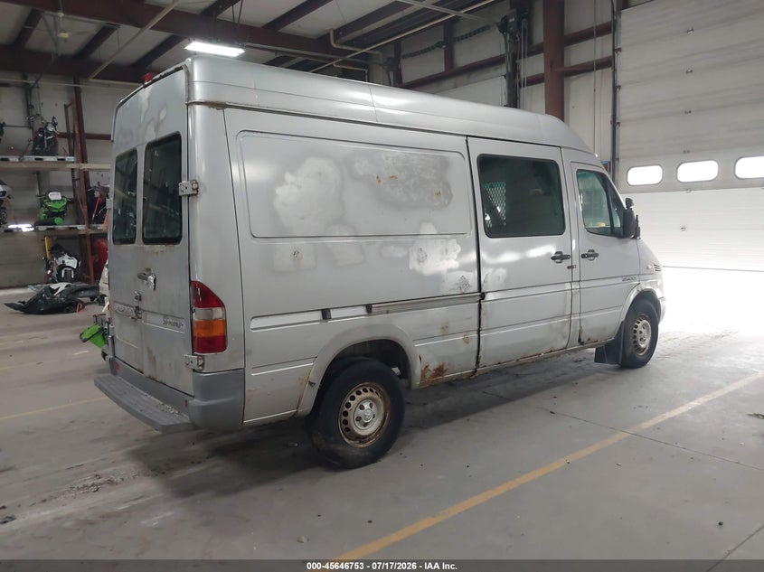 2004 Dodge Sprinter VIN WD2PD644745676813 IAAI salvage auction — NORMAL WEAR, Clear (Michigan), sold $525 on 2026-07-27 (photo 4)