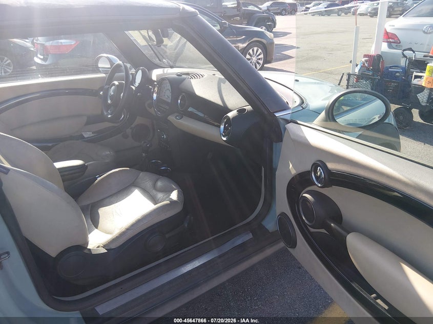 2013 Mini Convertible VIN WMWZN3C50DT568123 IAAI salvage auction — NORMAL WEAR, Clear (South Carolina), sold $25 on 2026-07-29 (photo 5)