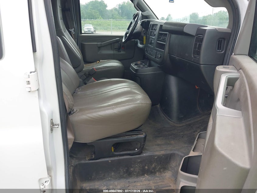 2020 Chevrolet Express 2500 VIN 1GAWGEFP1L1233531 IAAI salvage auction — NORMAL WEAR, Sf97 (Maryland), sold $13,800 on 2026-08-31 (photo 5)
