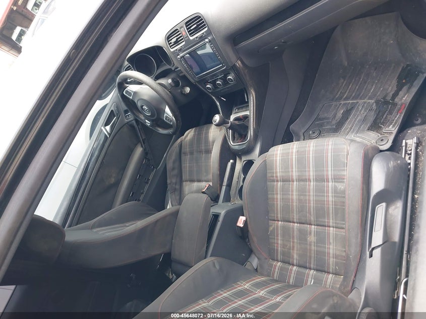 2010 Volkswagen Gti VIN WVWEV7AJ9AW258815 IAAI salvage auction — NORMAL WEAR, Original (Texas), sold $1,000 on 2026-07-29 (photo 5)