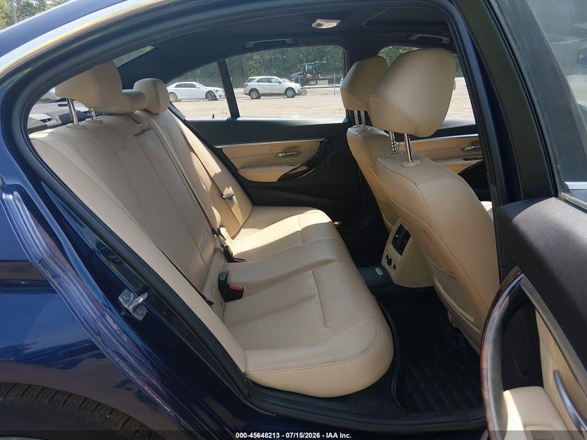 2017 BMW 3 series VIN WBA8D9G54HNT91548 IAAI salvage auction — NORMAL WEAR, Clear (Virginia), sold $125 on 2026-07-22 (photo 8)
