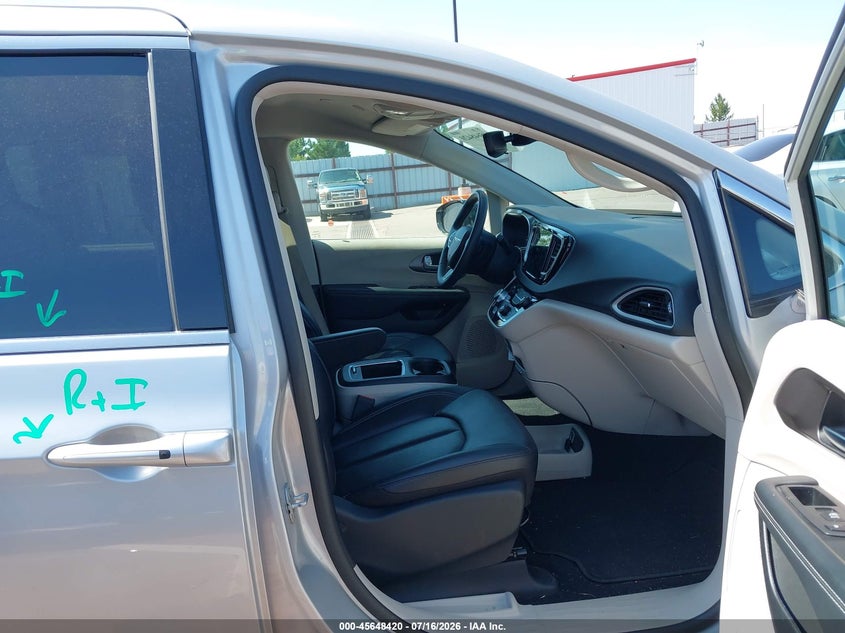 2024 Chrysler Pacifica VIN 2C4RC1BG8RR167482 IAAI salvage auction — SIDE, Enterprise Vehicles Clear Only (New York), sold $12,200 on 2026-07-28 (photo 5)