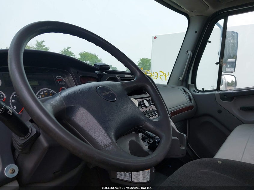 2012 Freightliner M2 106 VIN 1FVACWDT4CHBH0289 IAAI salvage auction — UNKNOWN, Clear (New York), sold $16,100 on 2026-07-28 (photo 7)