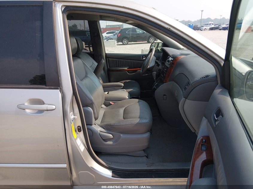 2004 Toyota Sienna VIN 5TDBA22C84S006835 IAAI salvage auction — NORMAL WEAR, Clear (Illinois), sold $475 on 2026-07-28 (photo 5)