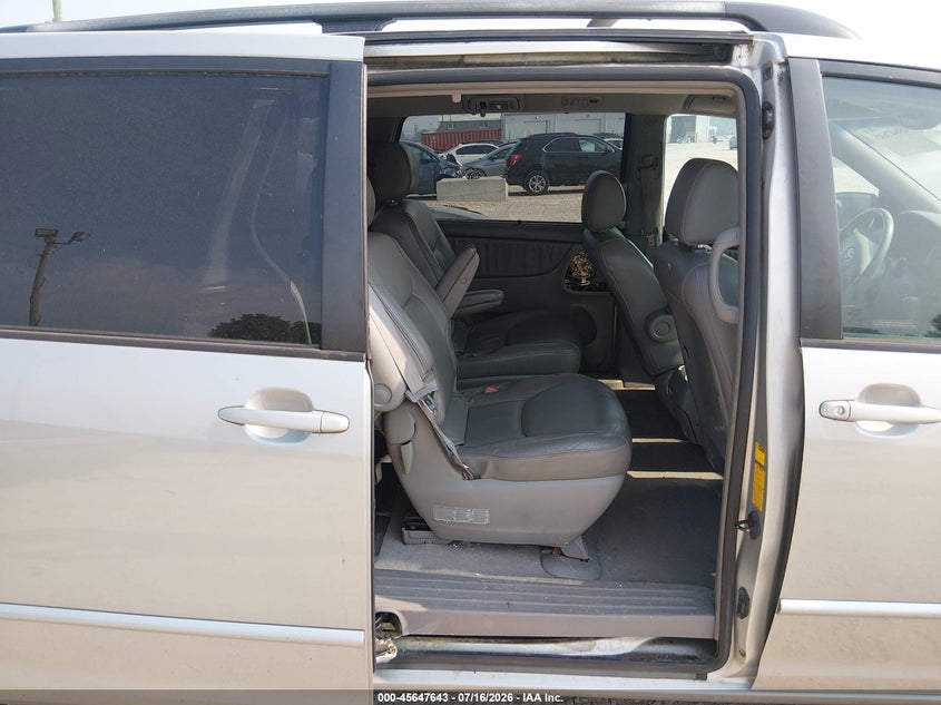 2004 Toyota Sienna VIN 5TDBA22C84S006835 IAAI salvage auction — NORMAL WEAR, Clear (Illinois), sold $475 on 2026-07-28 (photo 8)