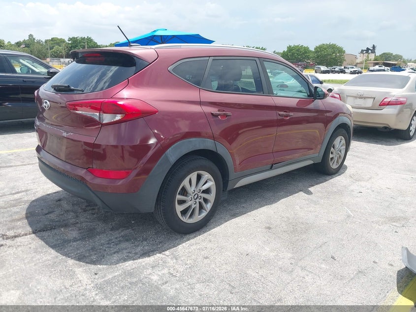 2017 Hyundai Tucson VIN KM8J33A40HU289038 IAAI salvage auction — NORMAL WEAR, Salvage Title, sold $1,800 on 2026-07-23 (photo 4)