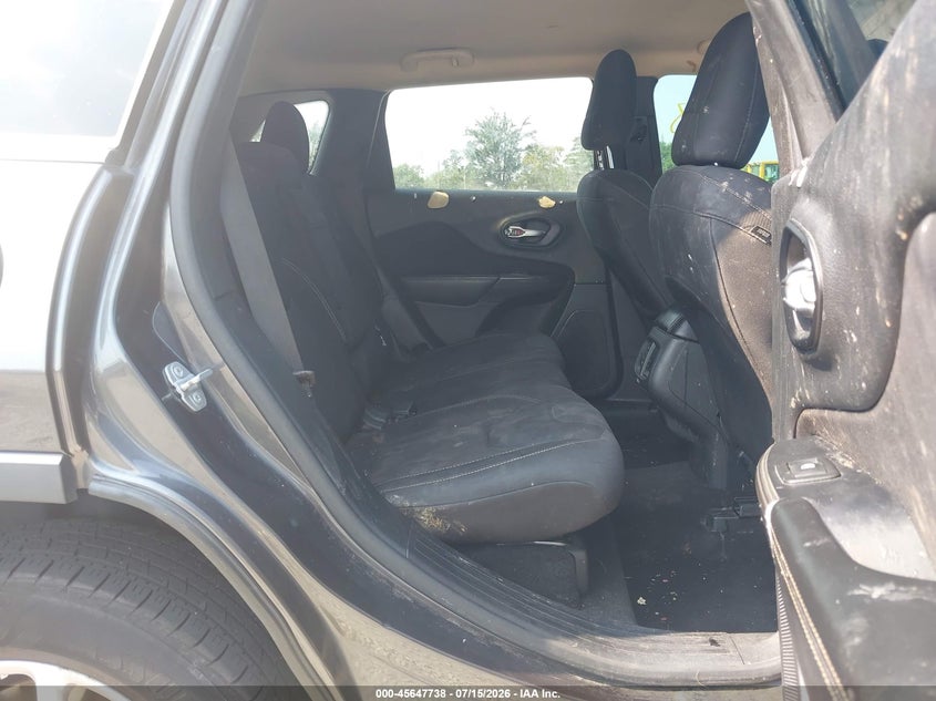 2015 Jeep Cherokee VIN 1C4PJMCB2FW645772 IAAI salvage auction — RIGHT SIDE, Wait Title, sold $600 on 2026-08-13 (photo 8)