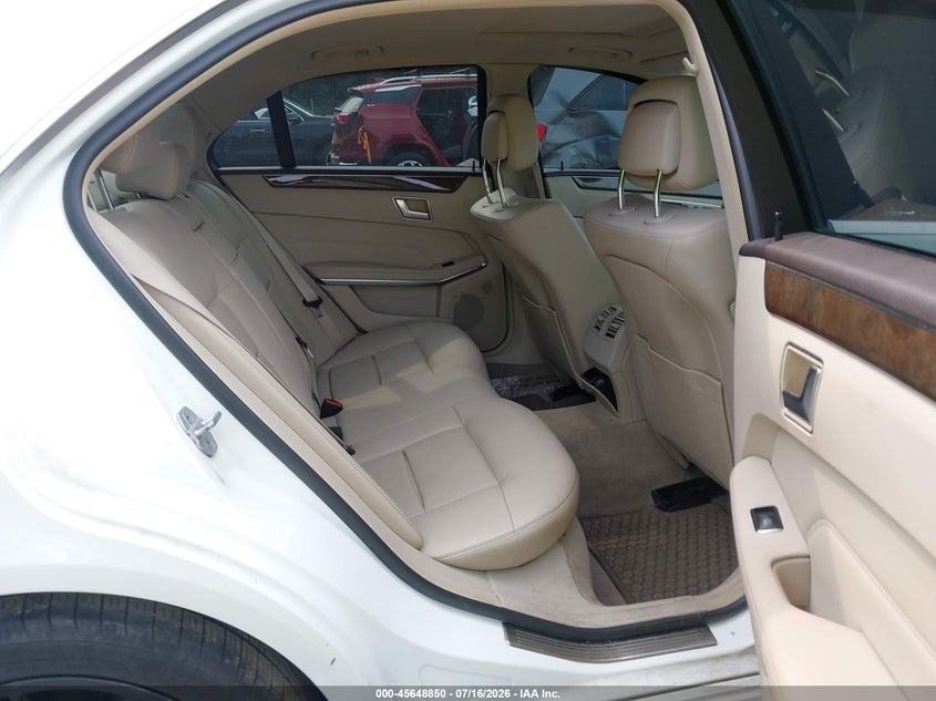 2015 Mercedes-benz E-class VIN WDDHF8JB8FB122480 IAAI salvage auction — NORMAL WEAR, Clear (District Of Columbia), sold $1,350 on 2026-07-29 (photo 8)