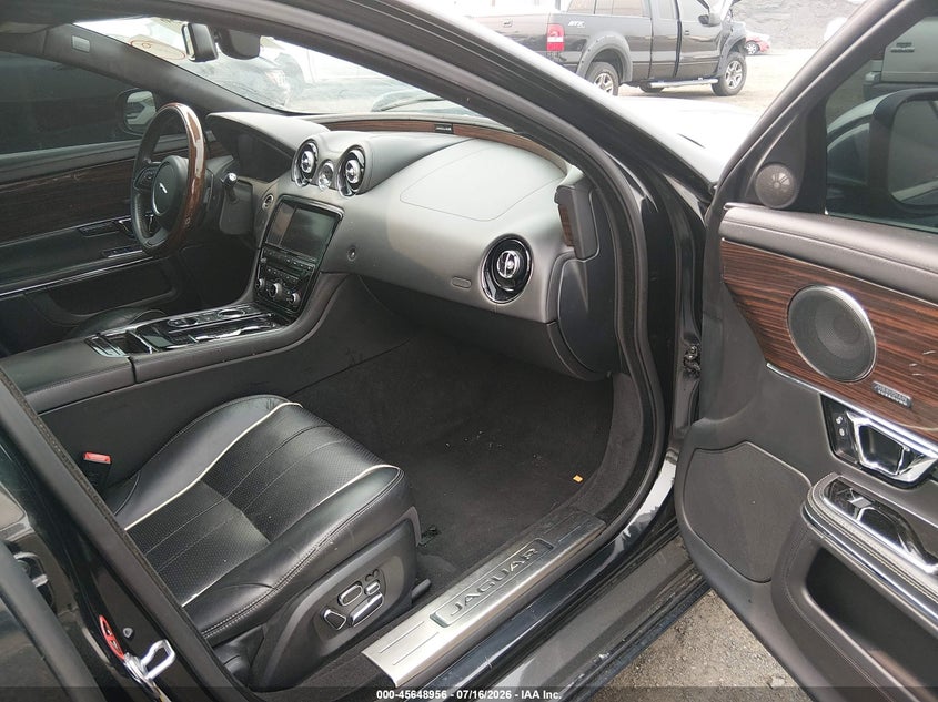2015 Jaguar Xj series VIN SAJWJ2GD2F8V90497 IAAI salvage auction — FRONT END, Clear (Indiana), sold $1,075 on 2026-07-29 (photo 5)