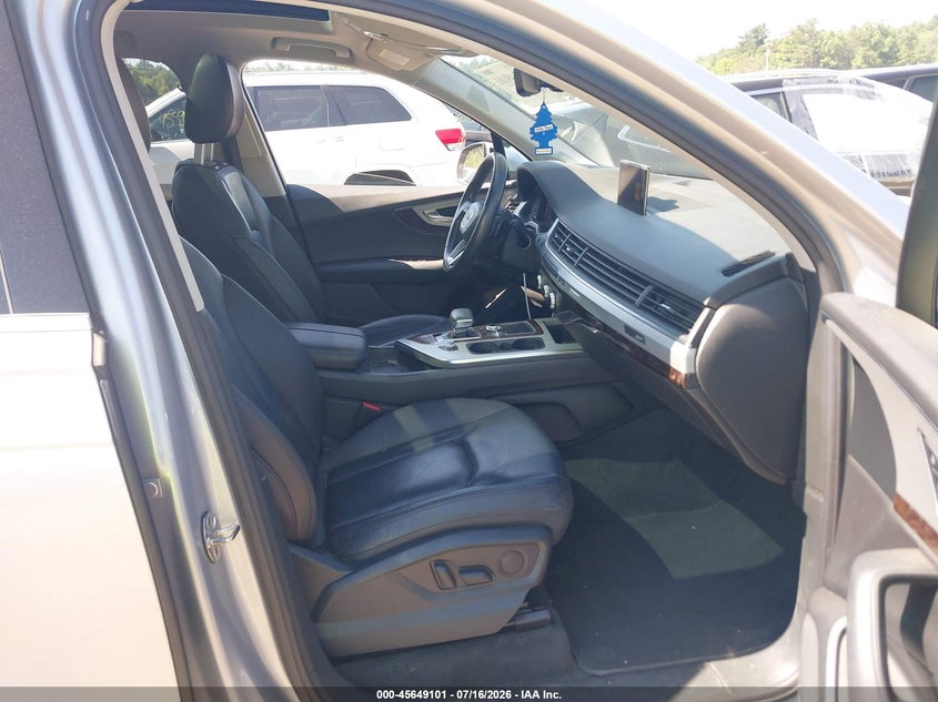 2019 Audi Q7 VIN WA1LHAF77KD018565 IAAI salvage auction — SIDE, Wait Title, sold $9,175 on 2026-09-11 (photo 5)