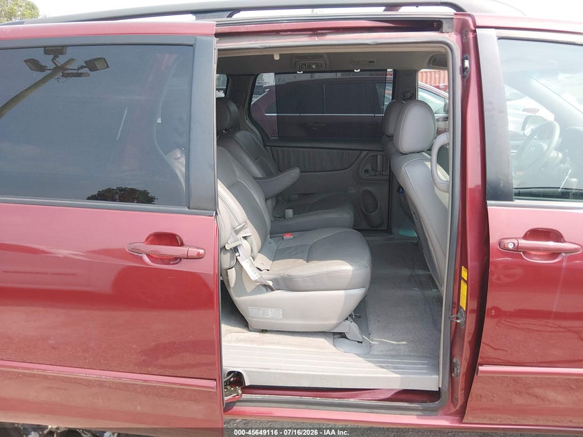 2005 Toyota Sienna VIN 5TDBA22C95S050859 IAAI salvage auction — NORMAL WEAR, Clear (Illinois), sold $475 on 2026-07-28 (photo 8)