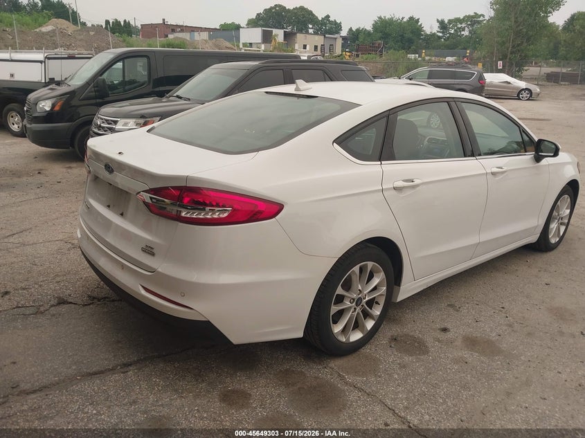 2020 Ford Fusion VIN 3FA6P0LU6LR119251 IAAI salvage auction — NORMAL WEAR, SF97 (Rhode Island), sold $7,925 on 2026-09-08 (photo 4)