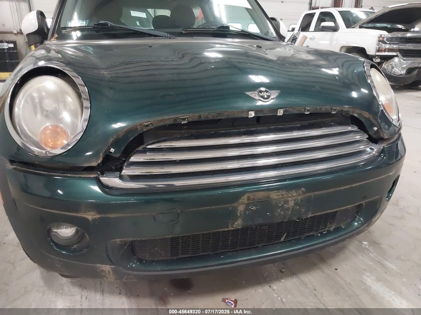 2010 Mini Cooper VIN WMWMF3C52ATZ66551 IAAI salvage auction — NORMAL WEAR, Clear (Illinois), sold $25 on 2026-07-27 (photo 6)