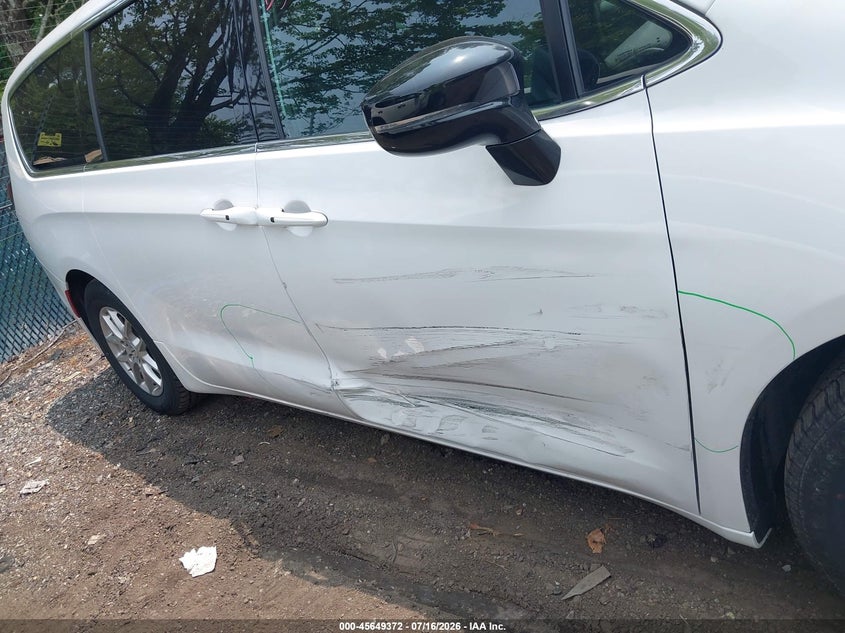 2025 Chrysler Pacifica VIN 2C4RC1BG3SR556181 IAAI salvage auction — SIDE, Salvage Title, sold $7,600 on 2026-07-23 (photo 6)
