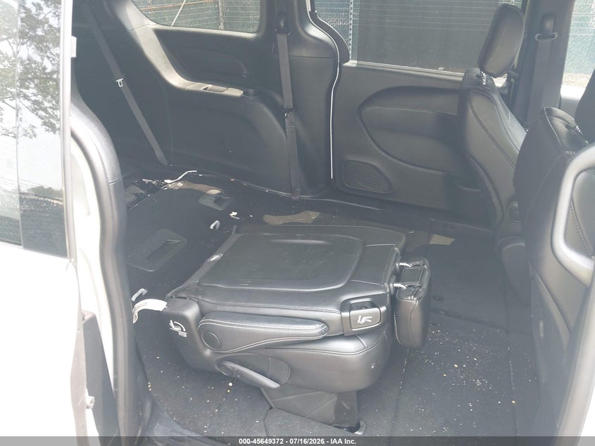 2025 Chrysler Pacifica VIN 2C4RC1BG3SR556181 IAAI salvage auction — SIDE, Salvage Title, sold $7,600 on 2026-07-23 (photo 8)