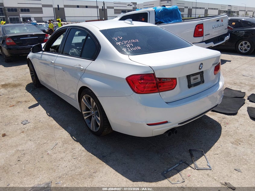2013 BMW 3er VIN WBA3A5G5XDNP21618 IAAI salvage auction — FRONT END, Salvage Title, sold $25 on 2026-09-08 (photo 3)