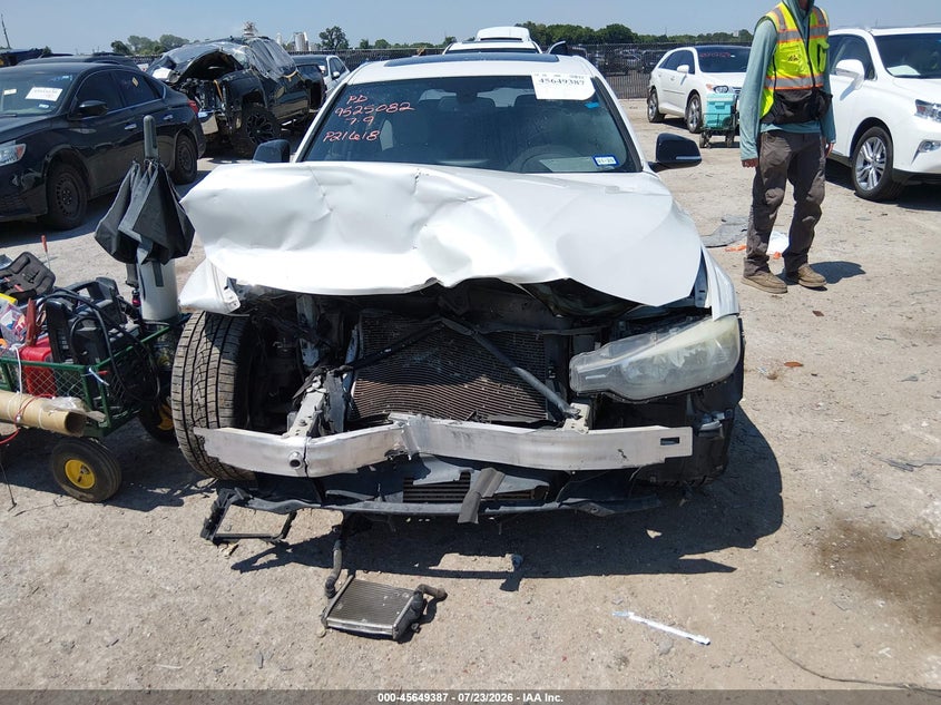 2013 BMW 3er VIN WBA3A5G5XDNP21618 IAAI salvage auction — FRONT END, Salvage Title, sold $25 on 2026-09-08 (photo 6)