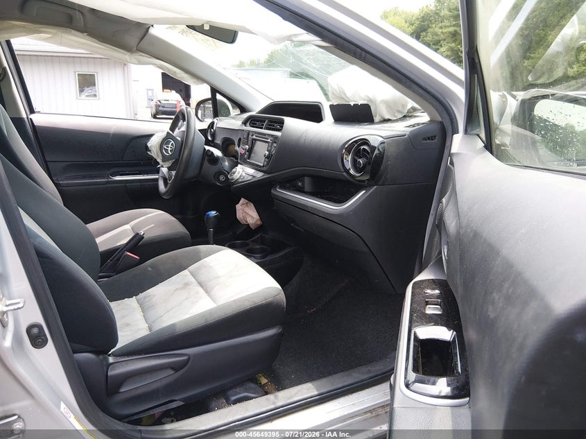 2015 Toyota Prius c VIN JTDKDTB35F1107313 IAAI salvage auction — RIGHT FRONT, Salvage Title, sold $725 on 2026-08-02 (photo 5)