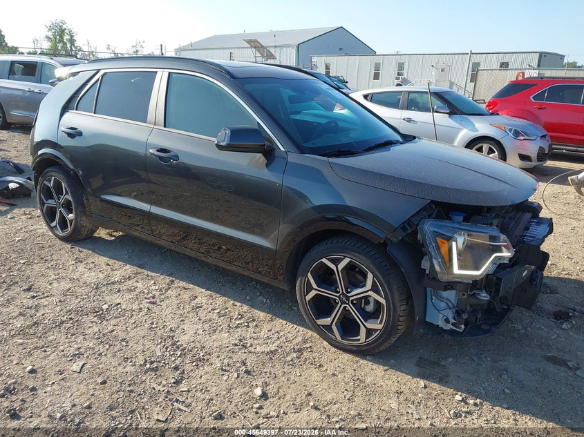 2024 Kia Niro VIN KNDCR3LE7R5121541 IAAI salvage auction — FRONT & REAR, Salvage Title, sold $9,225 on 2026-08-19 (photo 1)