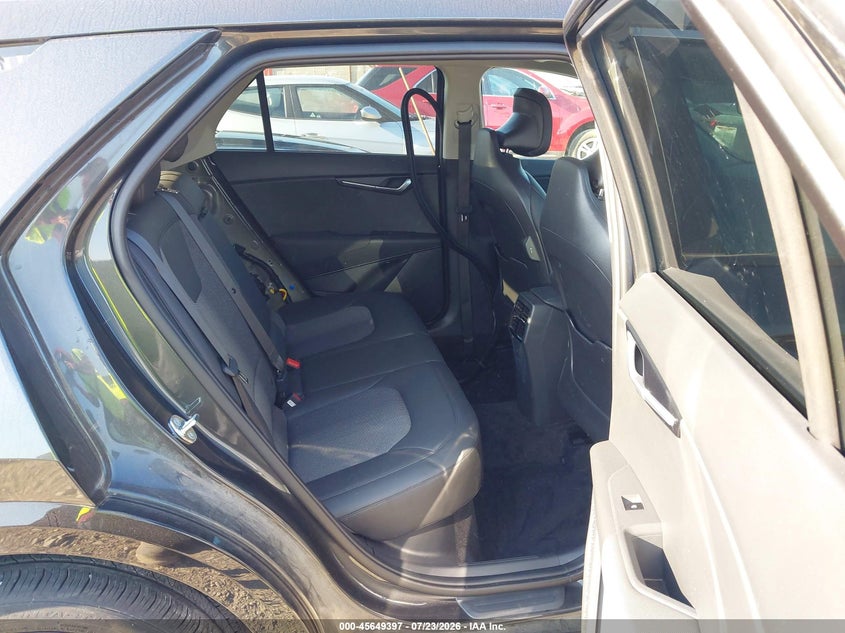 2024 Kia Niro VIN KNDCR3LE7R5121541 IAAI salvage auction — FRONT & REAR, Salvage Title, sold $9,225 on 2026-08-19 (photo 8)