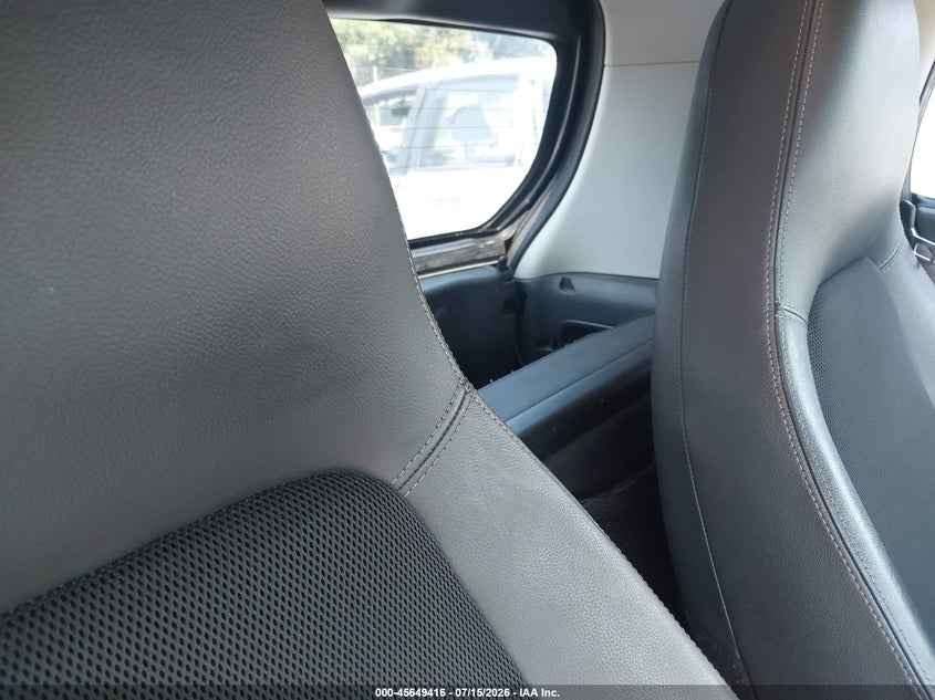 2010 Smart Fortwo VIN WMEEJ3BAXAK344226 IAAI salvage auction — NORMAL WEAR, Clear (North Carolina), sold $25 on 2026-07-30 (photo 8)