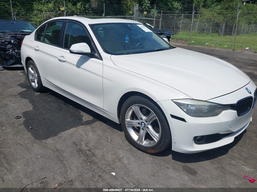 2013 BMW 3er VIN WBA3A5C51DF357265 IAAI salvage auction — NORMAL WEAR, Salvage Title, sold $500 on 2026-07-23 (photo 1)