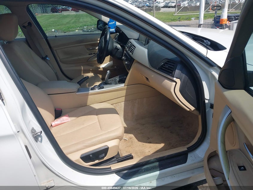 2013 BMW 3er VIN WBA3A5C51DF357265 IAAI salvage auction — NORMAL WEAR, Salvage Title, sold $500 on 2026-07-23 (photo 5)