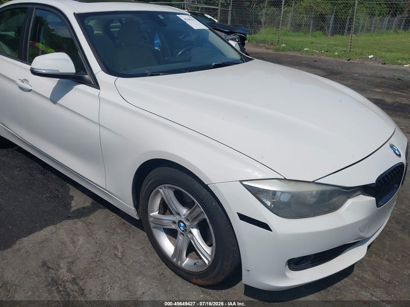 2013 BMW 3er VIN WBA3A5C51DF357265 IAAI salvage auction — NORMAL WEAR, Salvage Title, sold $500 on 2026-07-23 (photo 6)