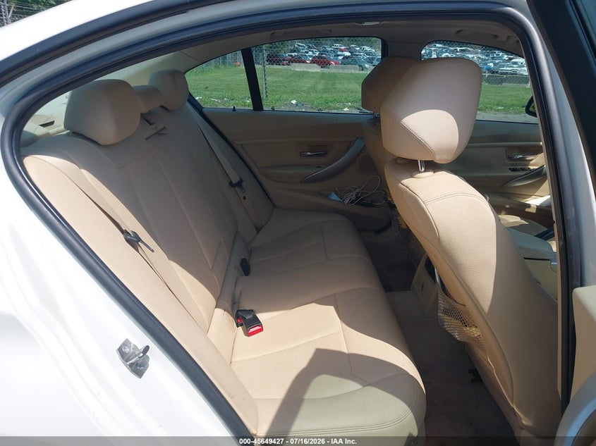 2013 BMW 3er VIN WBA3A5C51DF357265 IAAI salvage auction — NORMAL WEAR, Salvage Title, sold $500 on 2026-07-23 (photo 8)