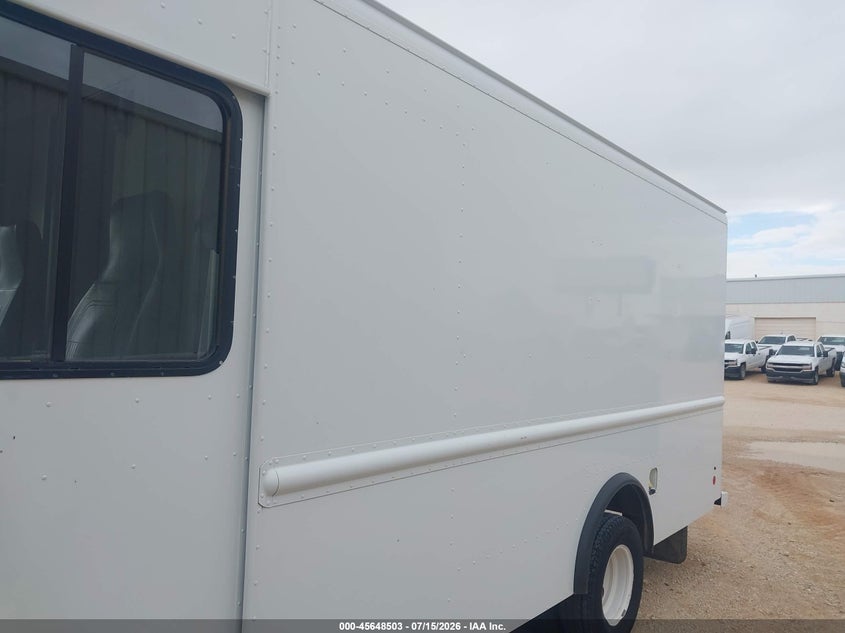 2014 Ford E-450 VIN 1FC3E4KL9EDB00417 IAAI salvage auction — NORMAL WEAR, Sf97 (Texas), sold $8,150 on 2026-09-01 (photo 6)