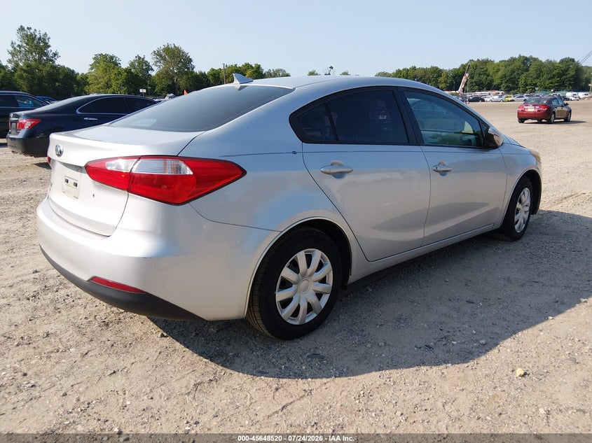 2015 Kia Forte VIN KNAFK4A61F5436301 IAAI salvage auction — NORMAL WEAR, Clear (New Jersey), sold $225 on 2026-07-28 (photo 4)