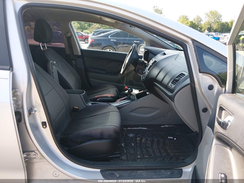 2015 Kia Forte VIN KNAFK4A61F5436301 IAAI salvage auction — NORMAL WEAR, Clear (New Jersey), sold $225 on 2026-07-28 (photo 5)