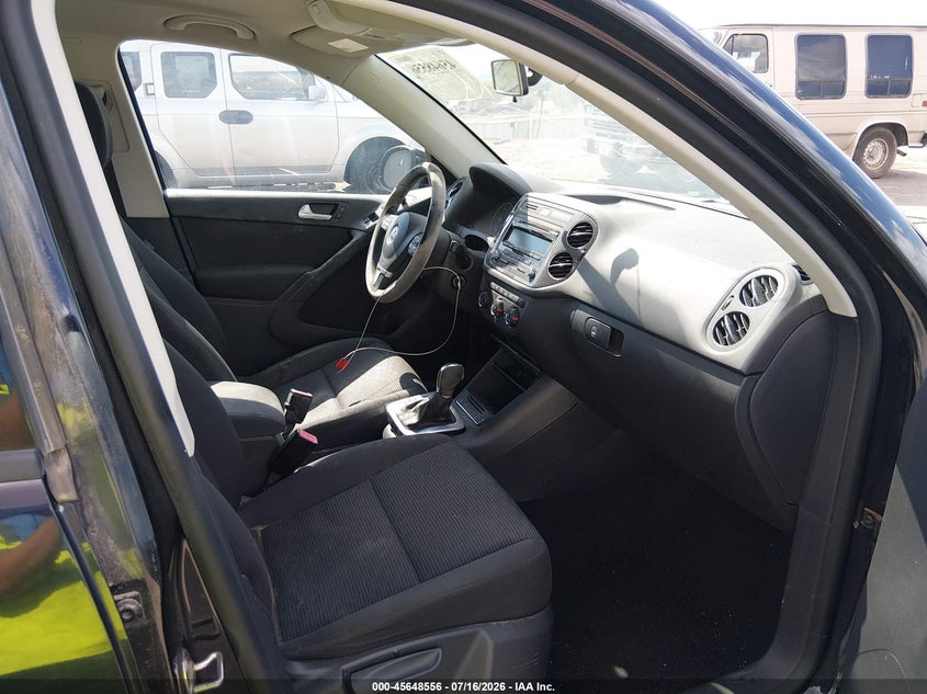 2013 Volkswagen Tiguan VIN WVGAV3AX4DW593587 IAAI salvage auction — NORMAL WEAR, Salvage Title, sold $25 on 2026-07-29 (photo 5)