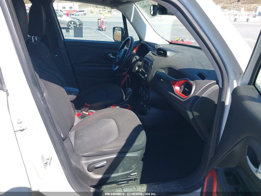 2016 Jeep Renegade VIN ZACCJBCT9GPD53272 IAAI salvage auction — FRONT END, Salvage Title, sold $975 on 2026-08-13 (photo 5)