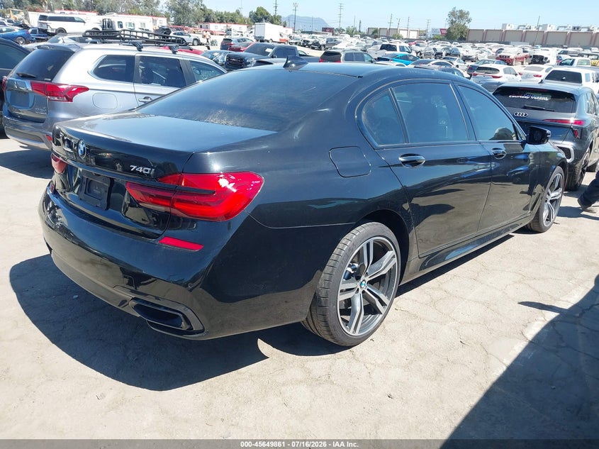 2018 BMW 7er VIN WBA7E2C5XJG741846 IAAI salvage auction — SIDE, Wait Title, sold $7,600 on 2026-08-16 (photo 4)