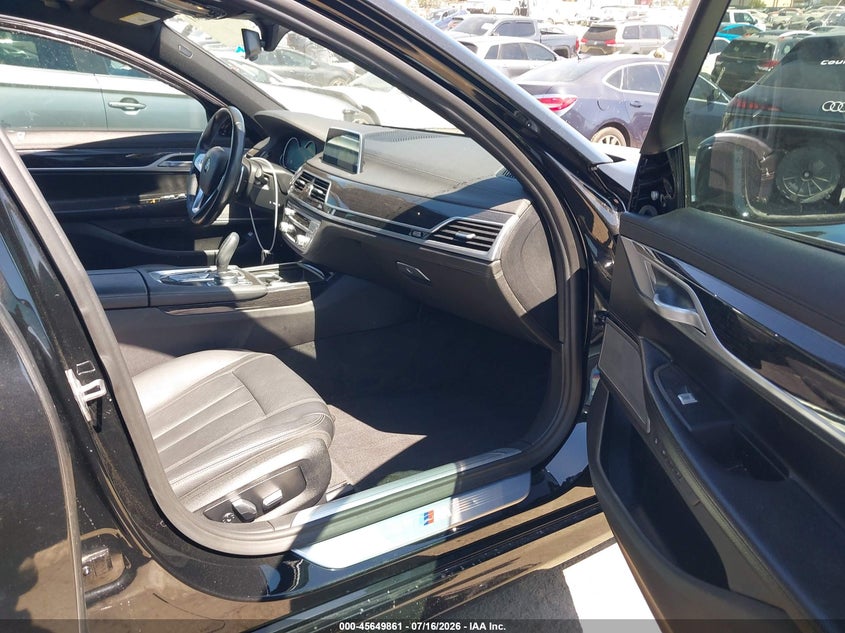2018 BMW 7er VIN WBA7E2C5XJG741846 IAAI salvage auction — SIDE, Wait Title, sold $7,600 on 2026-08-16 (photo 5)