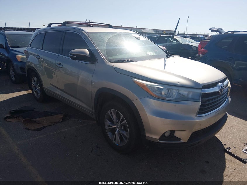 2015 Toyota Highlander VIN 5TDJKRFH2FS198960 — IAAI salvage auction photo