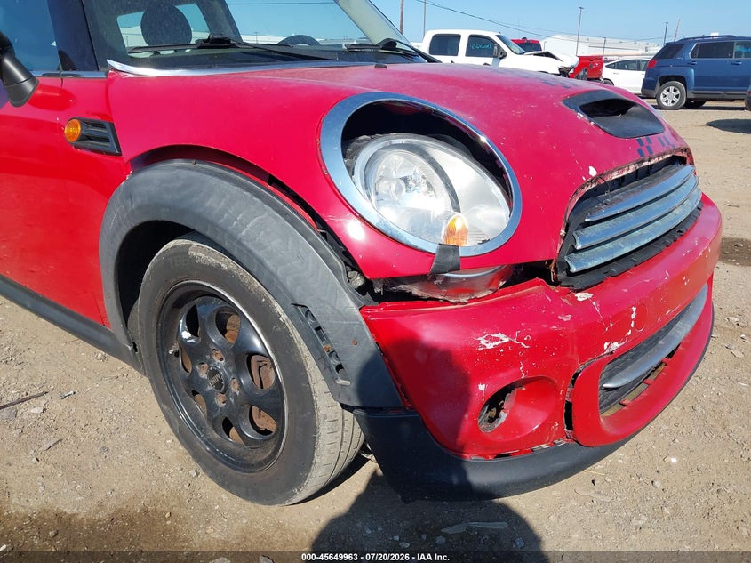 2012 Mini Clubman VIN WMWZF3C55CT489266 IAAI salvage auction — NORMAL WEAR, Clear (New York), sold $300 on 2026-07-29 (photo 6)