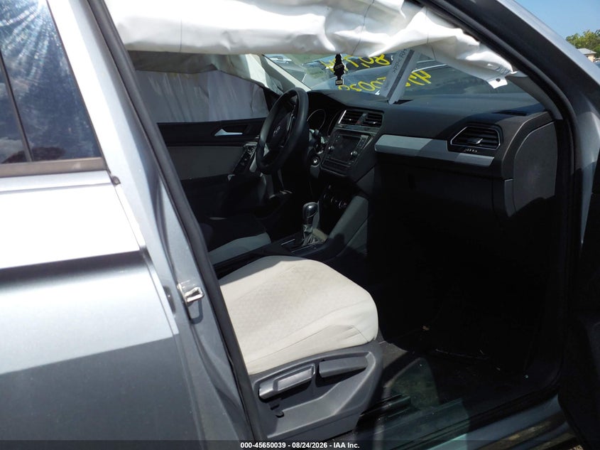2019 Volkswagen Tiguan VIN 3VV1B7AXXKM114060 IAAI salvage auction — LEFT FRONT, Wait Title, sold $2,350 on 2026-09-04 (photo 5)